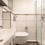 17 Regina Id 363 דירה *