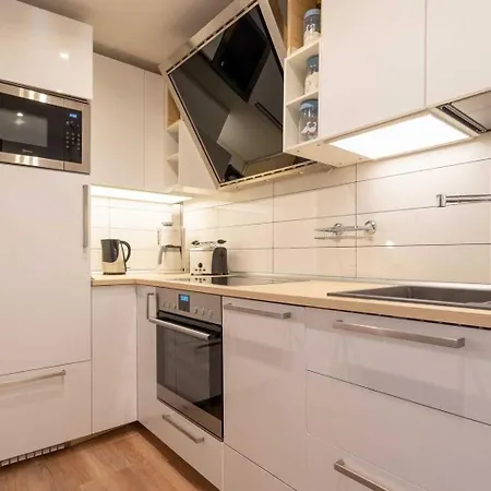 17 Regina Id 363 Apartment